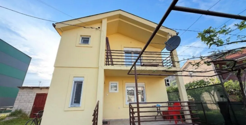 Izdaje se kuća u Tološima 105m2