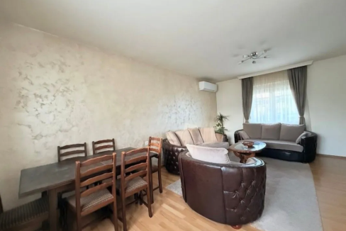 7a1d4f3f-d648-4542-bd4b-42c43ea5ddba-lg