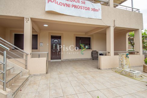 Izdavanje poslovni prostor 90m2 Masline Podgorica 1926