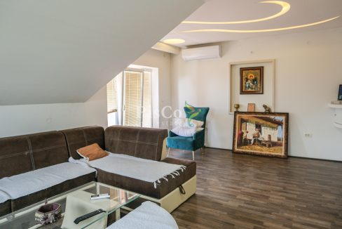 Prodaja petosobna kuća 450m2, Trebješko naselje, Nikšić-1008