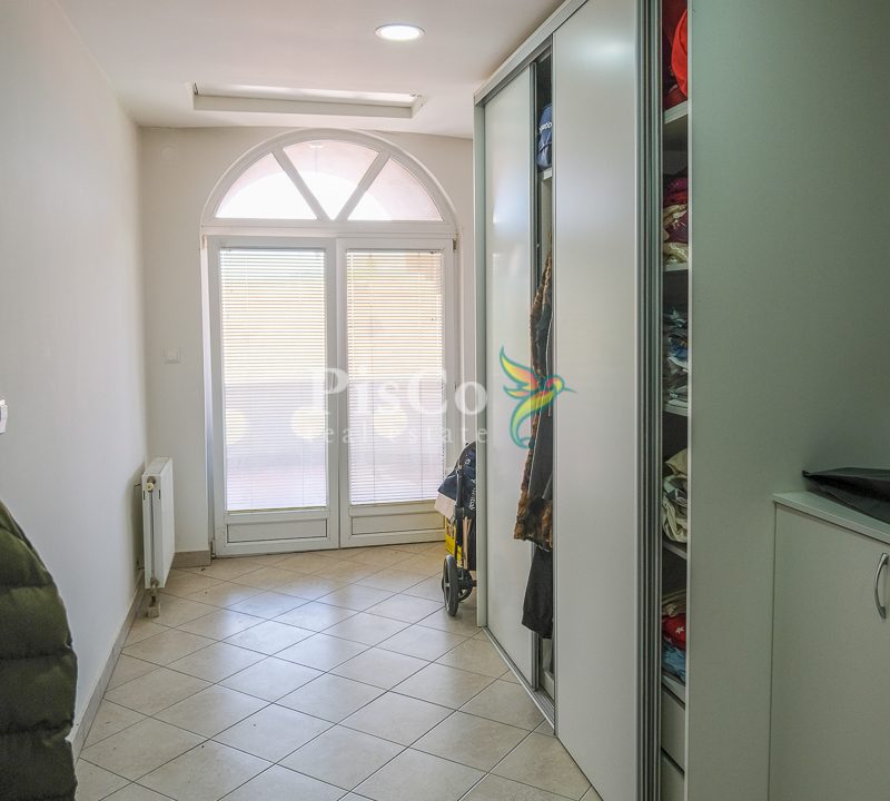 Prodaja petosobna kuća 450m2, Trebješko naselje, Nikšić-1011