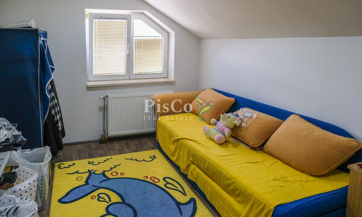 Prodaja petosobna kuća 450m2, Trebješko naselje, Nikšić-1014