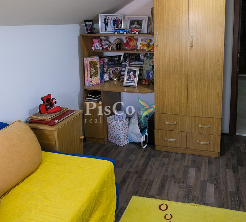 Prodaja petosobna kuća 450m2, Trebješko naselje, Nikšić-1015