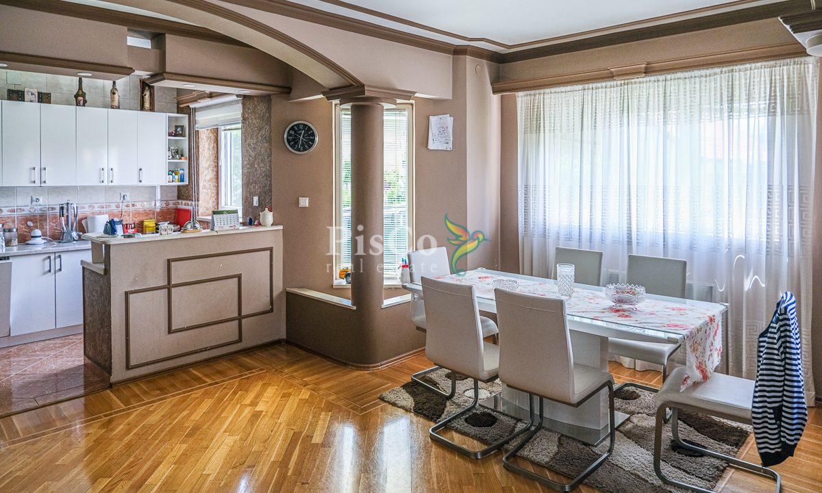 Prodaja petosobna kuća 450m2, Trebješko naselje, Nikšić-1029