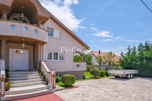 Prodaja petosobna kuća 450m2, Trebješko naselje, Nikšić-1036