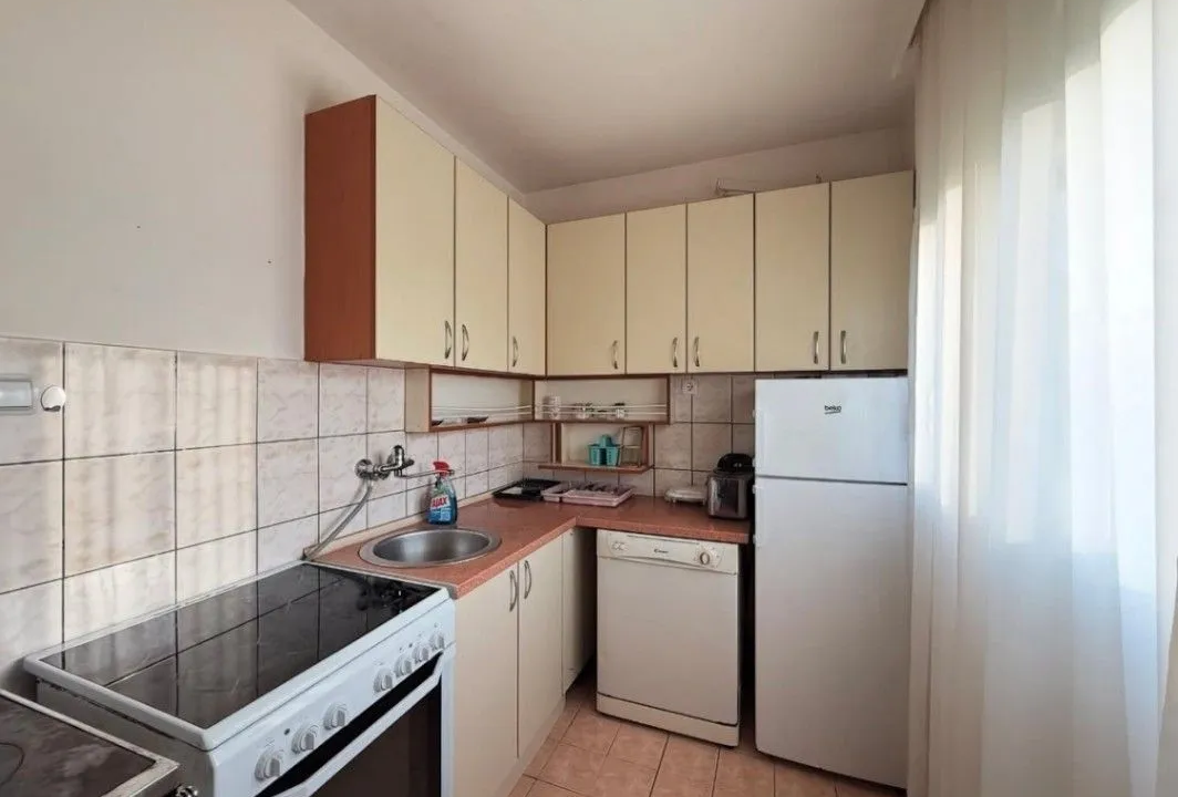 d2152417-044b-4871-aeab-d3ece2aed83b-lg