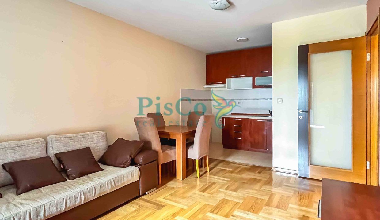 poslovni iza hrama-11