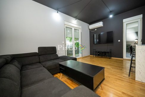 Izdavanje, jednosoban stan, 63m², Momišići, Podgorica-499