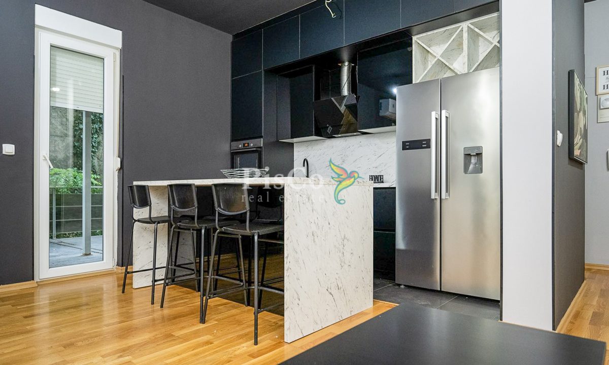 Izdavanje, jednosoban stan, 63m², Momišići, Podgorica-581