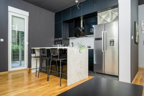 Izdavanje, jednosoban stan, 63m², Momišići, Podgorica-581