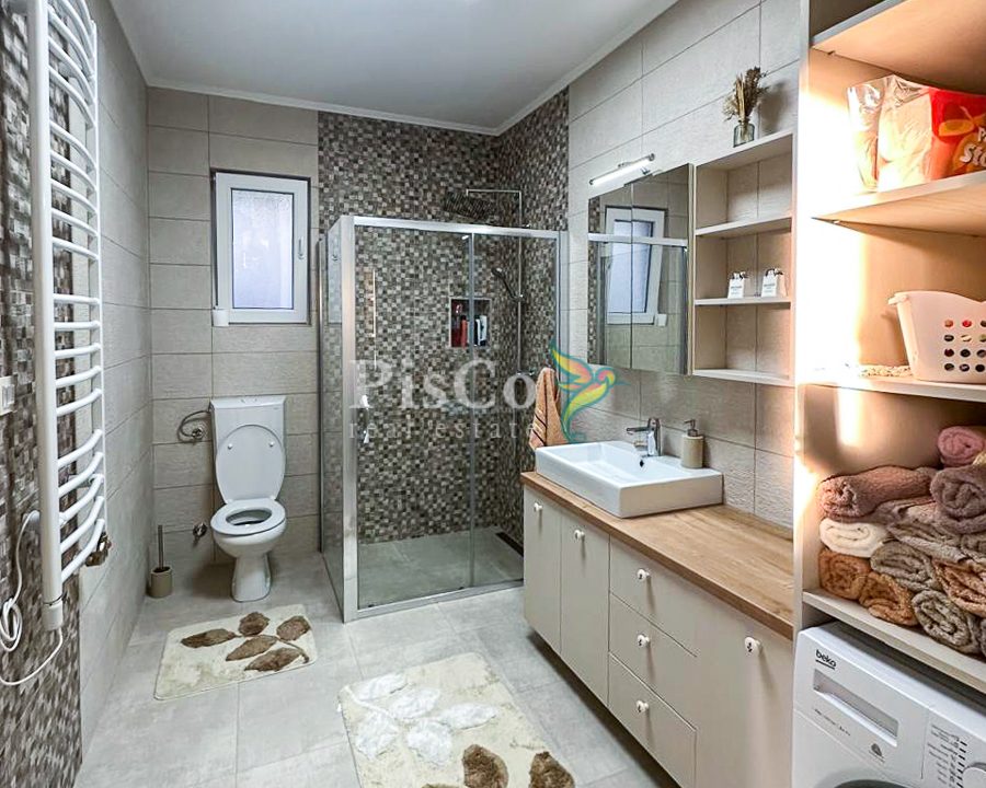 Izdavanje, kuća, 200m², Zelenika – Herceg Novi-574