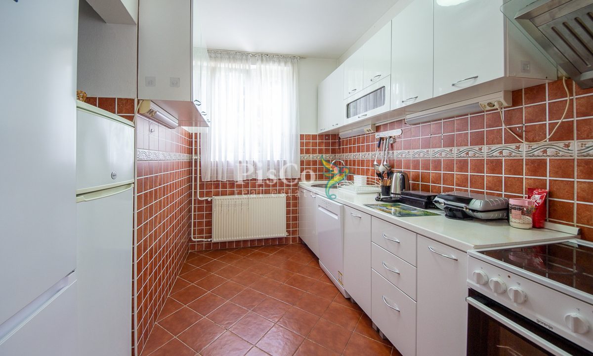 Izdavanje kuća 250m², Zagorič, Podgorica-2257