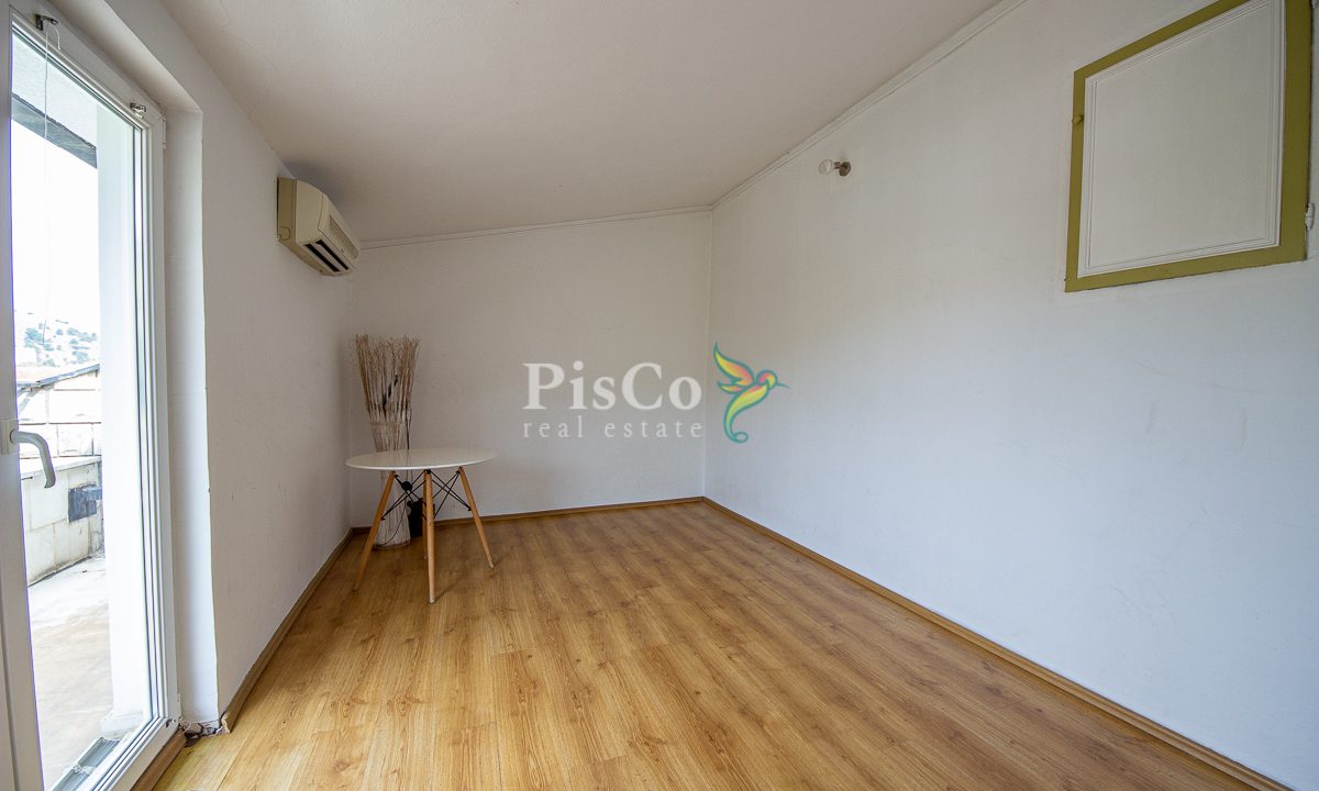 Izdavanje kuća 250m², Zagorič, Podgorica-2279