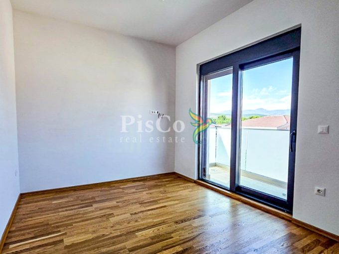 Izdavanje poslovni prostor – garsonjera 22m² ulica Baku Preko Morace Podgorica 841