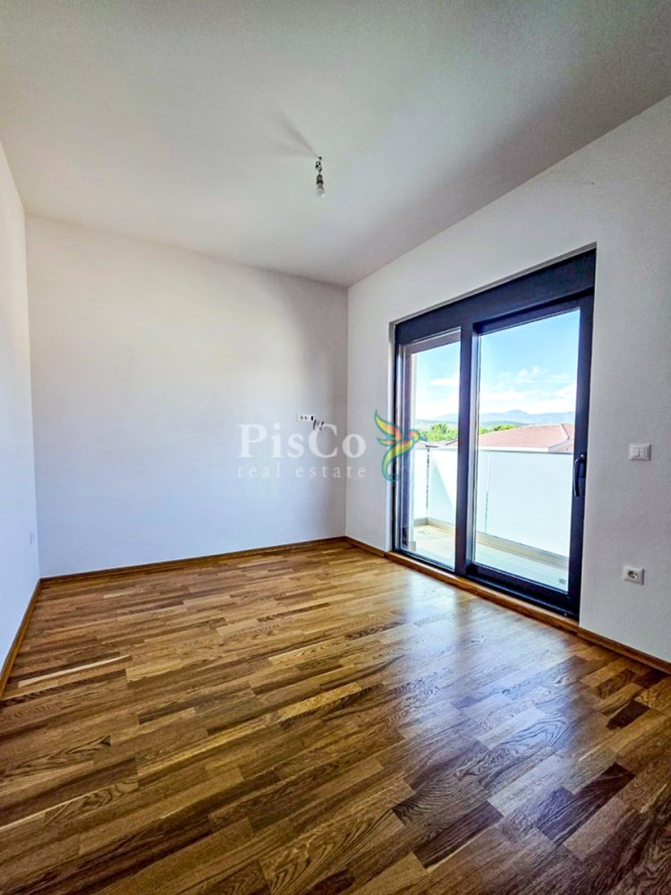 Izdavanje, poslovni prostor – garsonjera, 22m², ulica Baku, Preko Morače, Podgorica