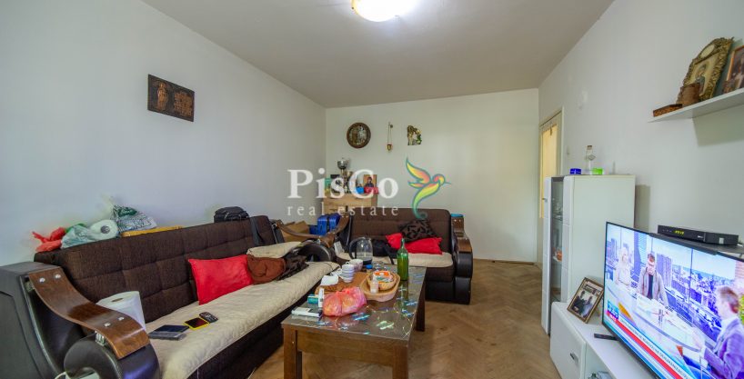 Prodaja, veći jednosoban stan, 60m2, Nikšić, Centar