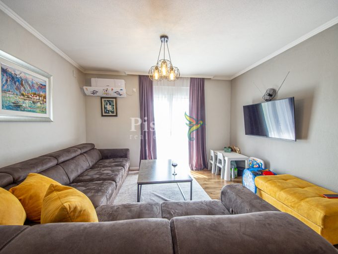 Prodaja dvosobna kuca 75m² sa placem 1600m² Martinici Danilovgrad 2230