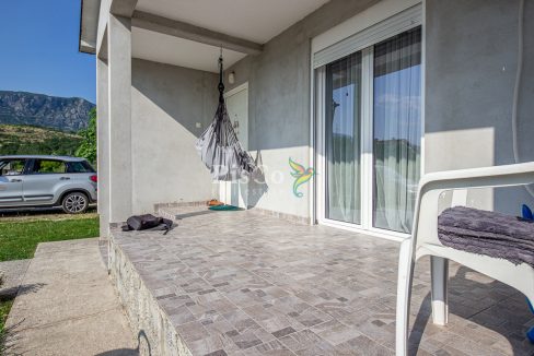 Prodaja dvosobna kuća 75m² sa placem 1600m², Martinići, Danilovgrad-2240