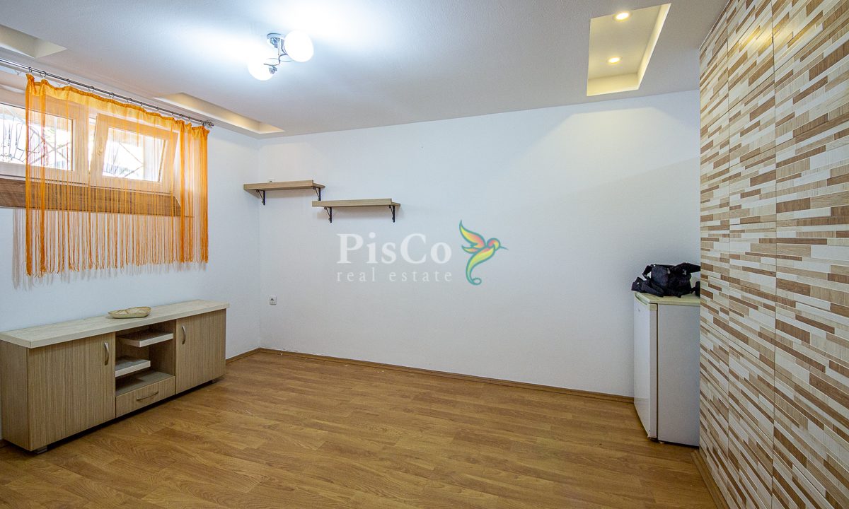 Prodaja manji trosoban stan Centar Podgorice, 57m2-2213