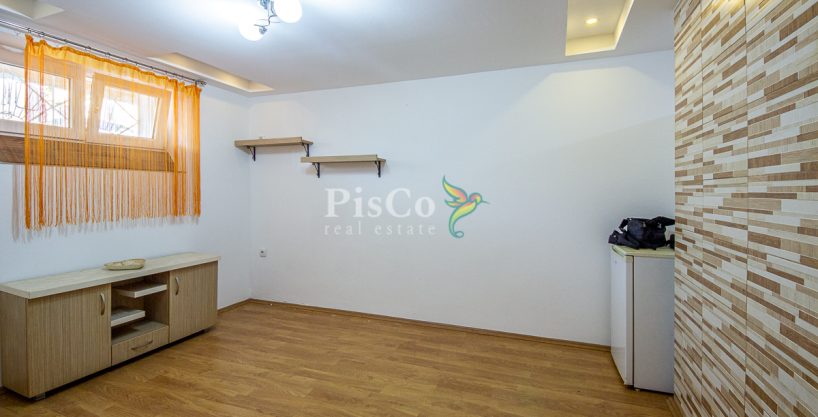 Prodaja manji trosoban stan Centar Podgorice, 57m2