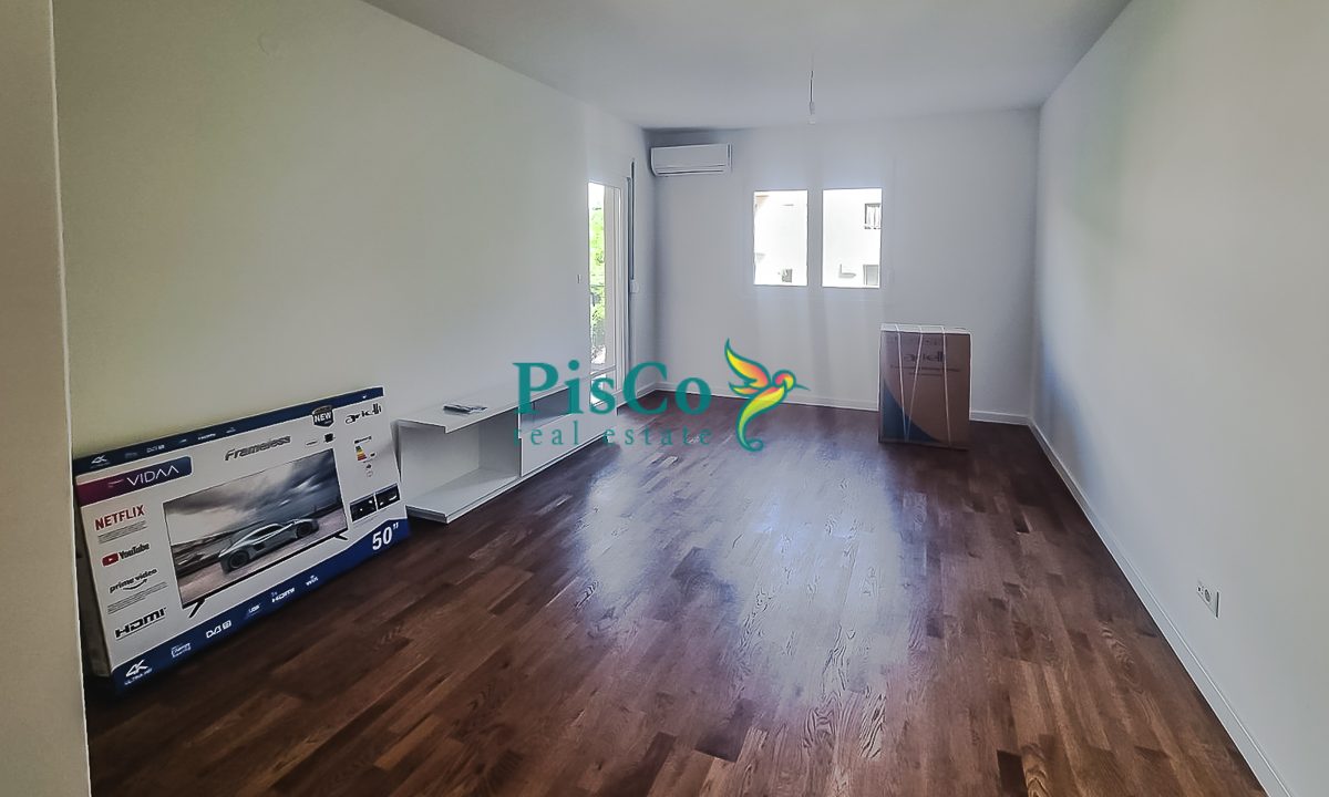 jednosoban stari izdavanje poluprazan (1 of 7)