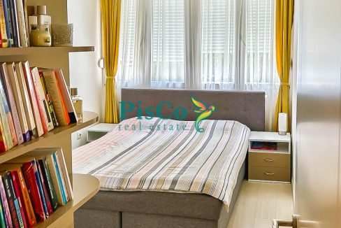 kod autobuske izdavanje (10 of 15)