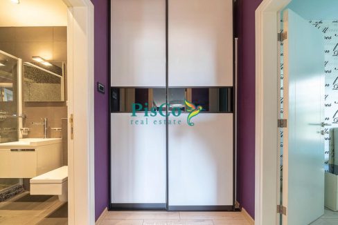 kod hrama stan (1 of 14)