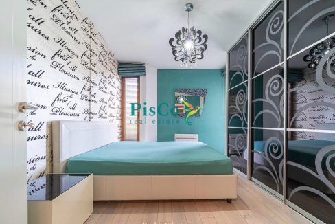 kod hrama stan (2 of 14)