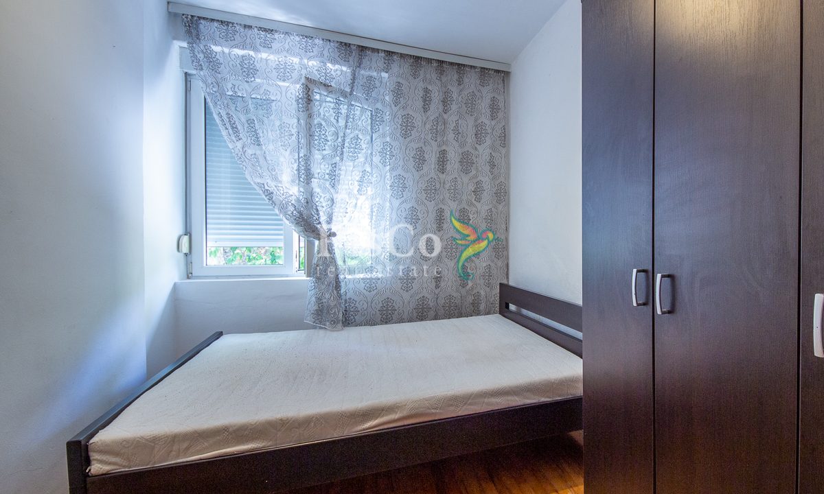 Izdavanje dvosoban stan Centar Podgorice, 65m2-2294