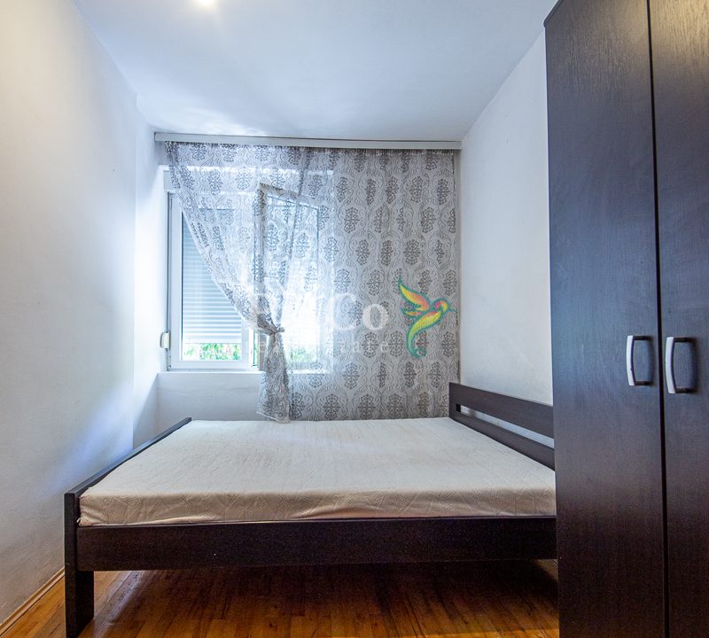 Izdavanje dvosoban stan Centar Podgorice, 65m2-2295