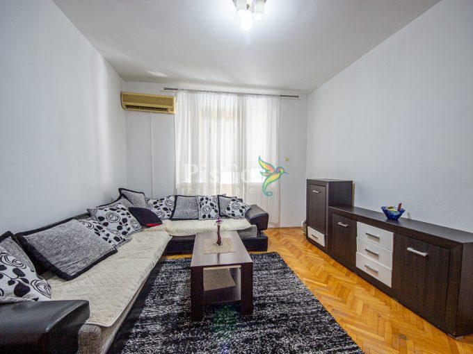 Izdavanje dvosoban stan Centar Podgorice 65m2 2296