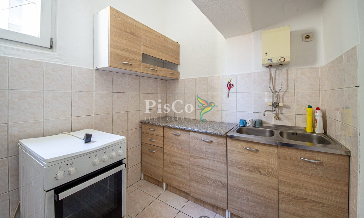 Izdavanje dvosoban stan Centar Podgorice, 65m2-2298