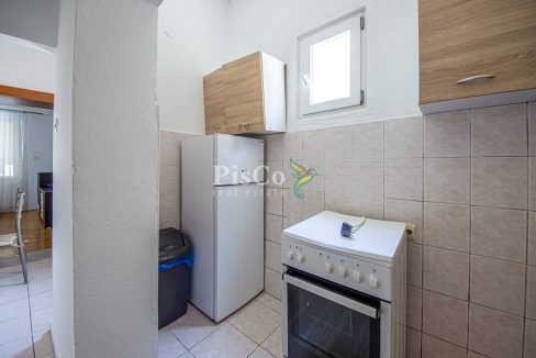 Izdavanje dvosoban stan Centar Podgorice, 65m2-2299