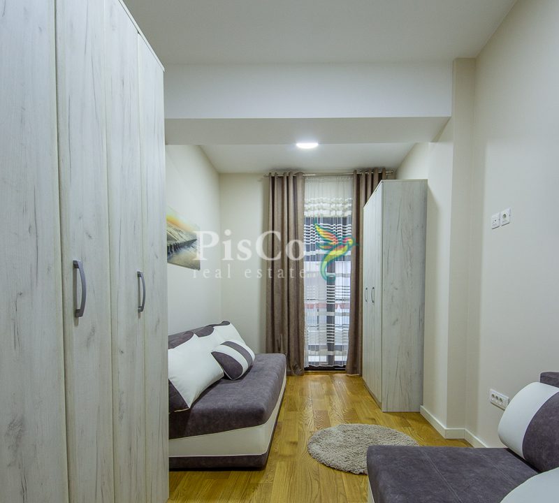 Izdavanje dvosoban stan Pod Goricom, Zgrada Fidija, 78m2, Podgorica-2311