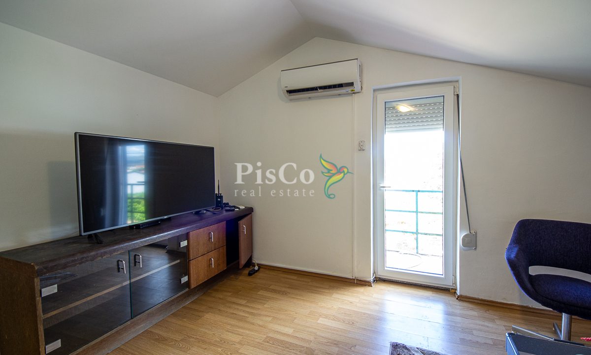 Izdavanje kuća 100m2, Zeta, Podgorica-2318