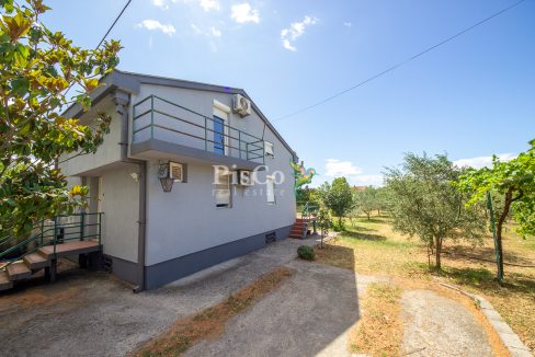 Izdavanje kuća 100m2, Zeta, Podgorica-2330