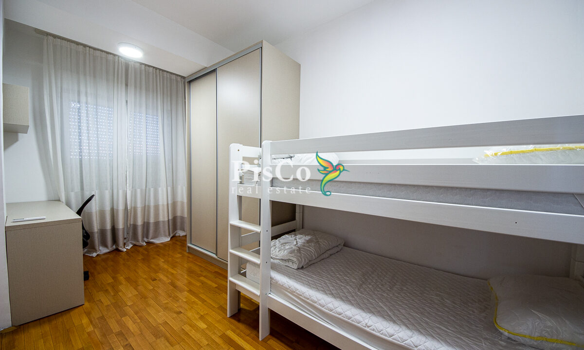 Izdavanje dvosoban stan City Kvart, 78m2, Podgorica-2625