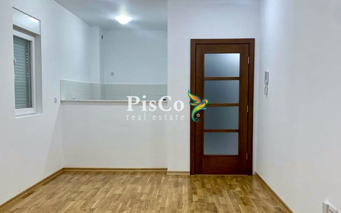 Izdavanje nenamješten dvosoban stan Tuški put, 60m2, Podgorica-549
