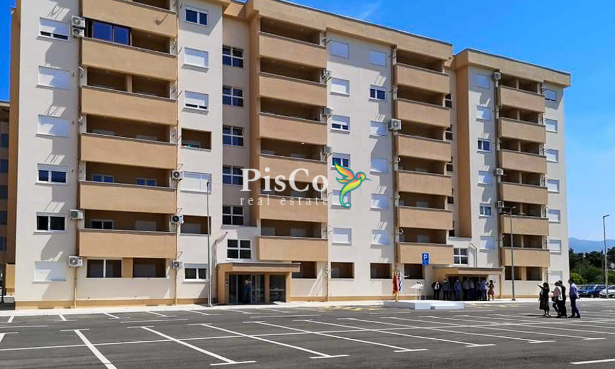 Izdavanje nenamješten dvosoban stan Tuški put, 60m2, Podgorica-930