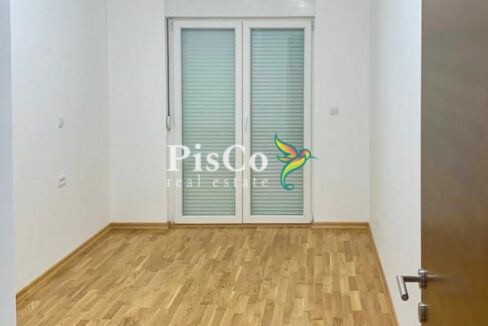 Izdavanje nenamješten dvosoban stan Tuški put, 60m2, Podgorica-936
