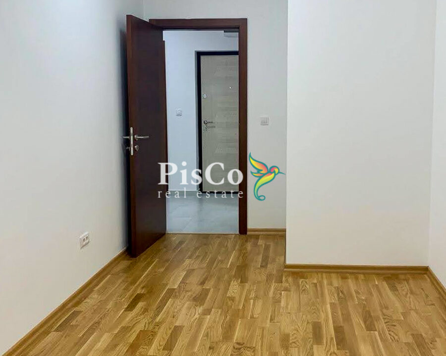 Izdavanje nenamješten dvosoban stan Tuški put, 60m2, Podgorica-943