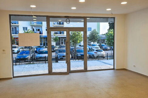 Izdavanje poslovni prostor Pobrežje, 46m2, Podgorica-805