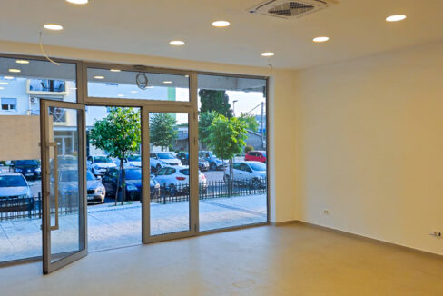 Izdavanje poslovni prostor Pobrežje, 46m2, Podgorica-952