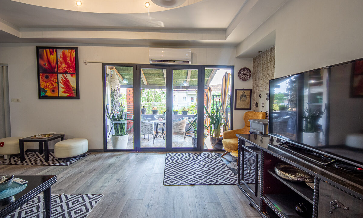 Izdavanje trosoban stan u kući, Zabjelo, 115m2, Podgorica-