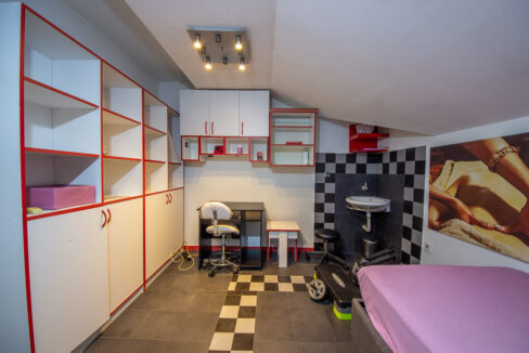 Izdavanje trosoban stan u kući, Zabjelo, 115m2, Podgorica-2583