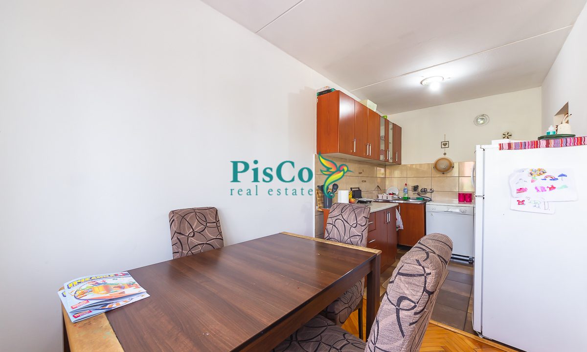 kod autobuske dvosoban prodaja (10 of 21)