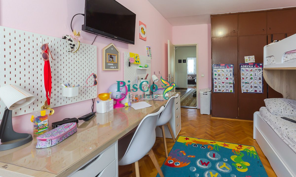 kod autobuske dvosoban prodaja (17 of 21)