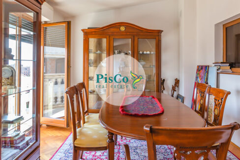 Komforan stan u klasičnom stilu koji će vam pružiti punu udobnost