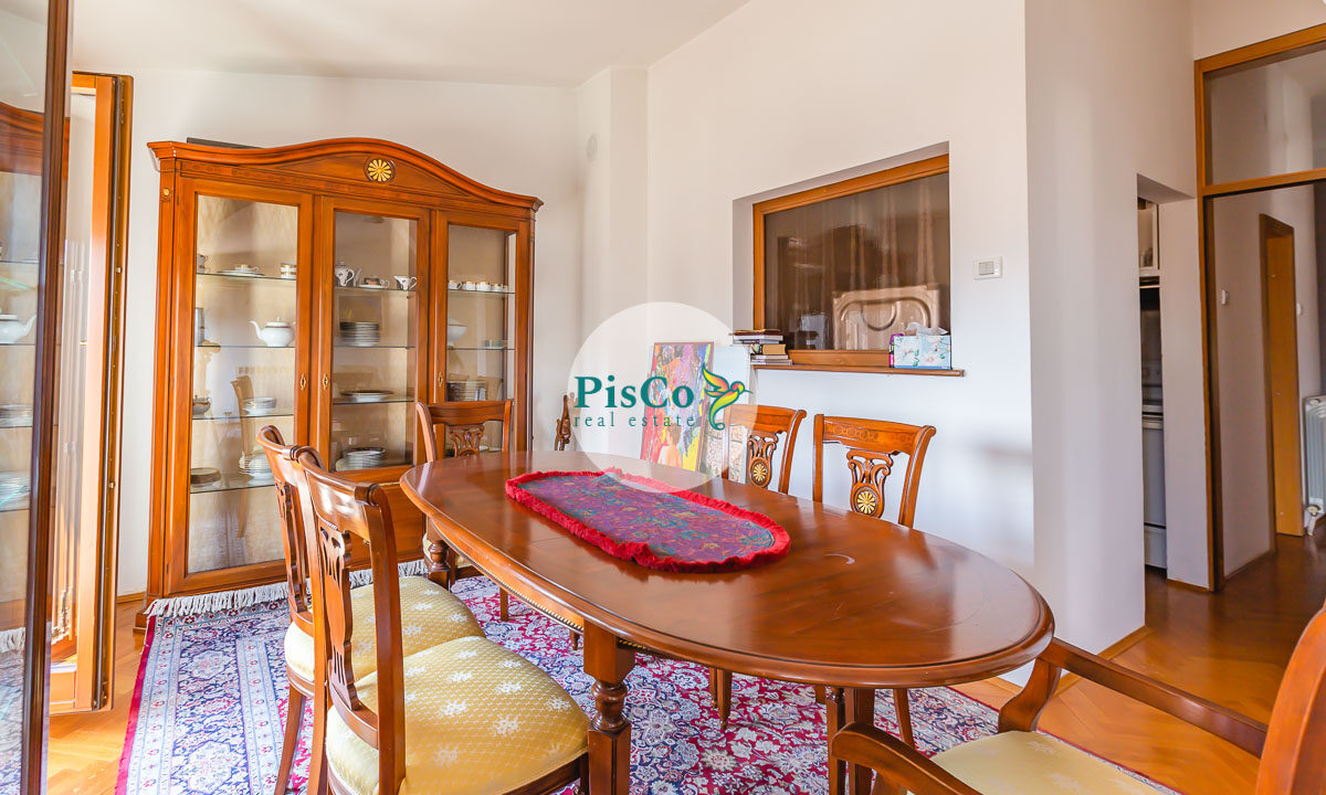 Komforan stan u klasičnom stilu koji će vam pružiti punu udobnost