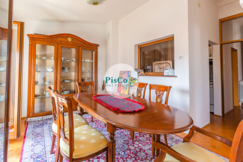 Komforan stan u klasičnom stilu koji će vam pružiti punu udobnost